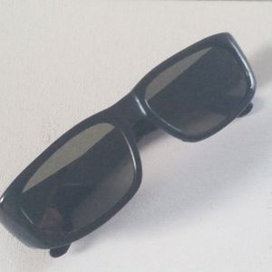 Vintage Black Classic Unisex Sunglasses w/Glass lenses NOS Italy